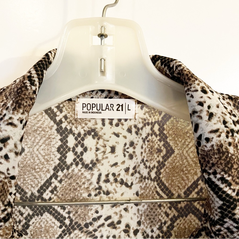 Popular 21 Button Up Blouse - Picture 5 of 6